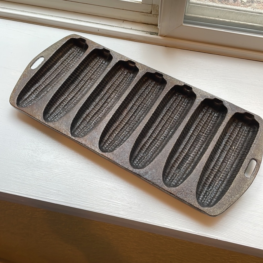 Vintage Cast Iron Corn Dodger Muffin Pan